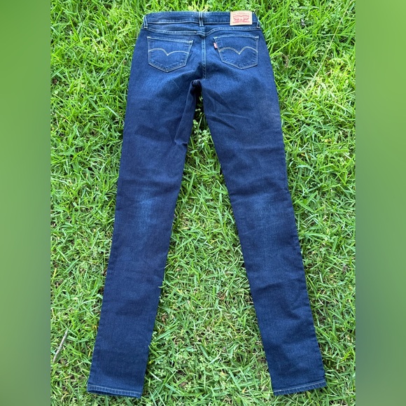 Levi's 711 Navy Skinny Jeans Size 26. Used. Excellent condition. Smoke free home - Picture 2 of 8